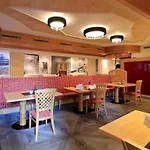 ... Mein Romantisches Toalstock Отель 4*